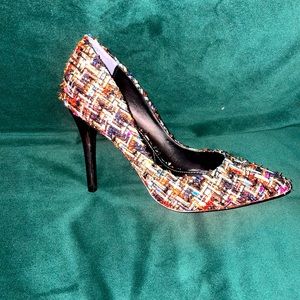 NIB- Tweed Multi-Colored Heel